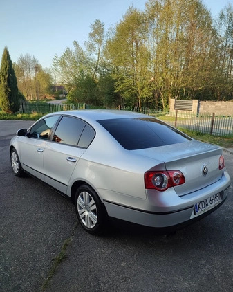 Volkswagen Passat cena 17900 przebieg: 241200, rok produkcji 2007 z Osiek małe 56